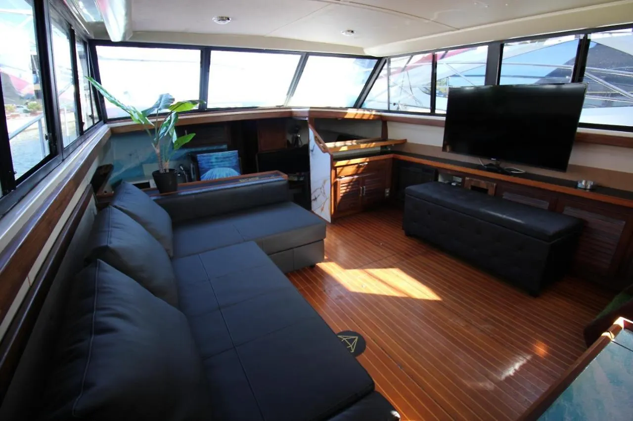 Black Diamond Sant Adria de Besos Botel