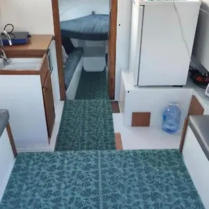  Hotel en barco Boat To Sleep In Barcelona
