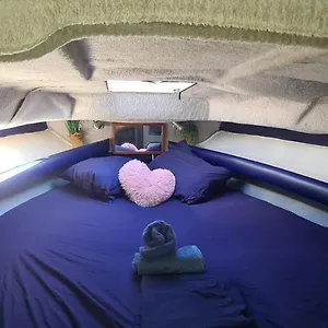  Hotel en barco Boat To Sleep In Barcelona